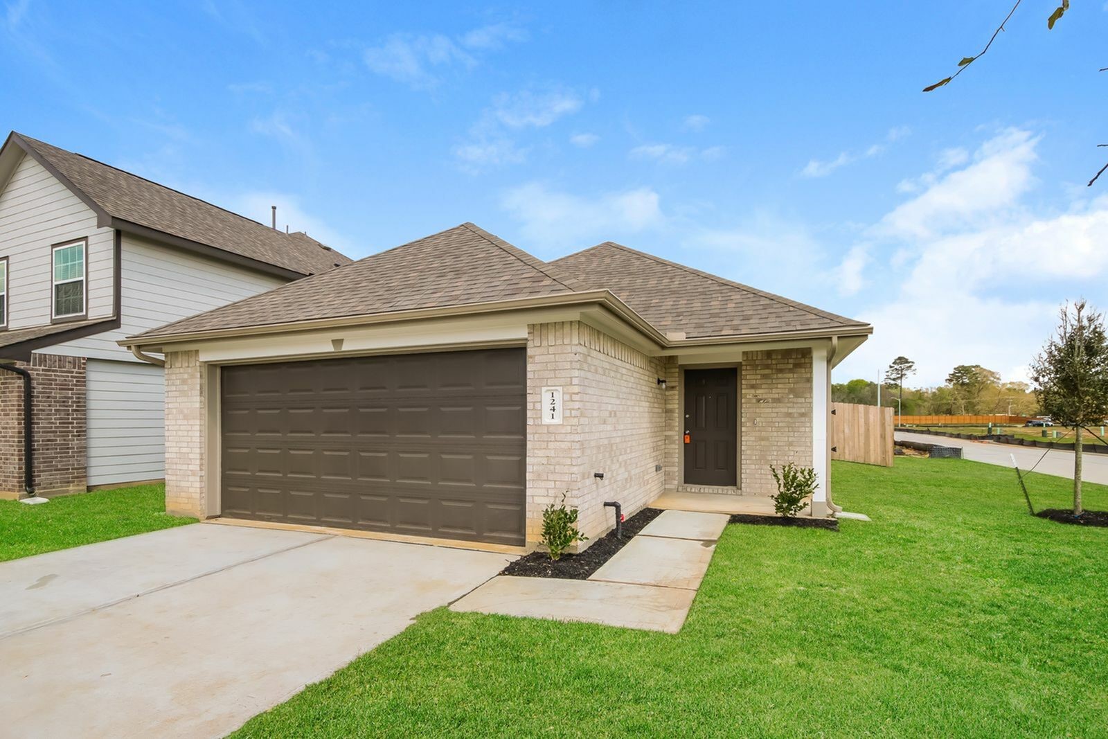 1241 Narrow Heights Property Photo 1