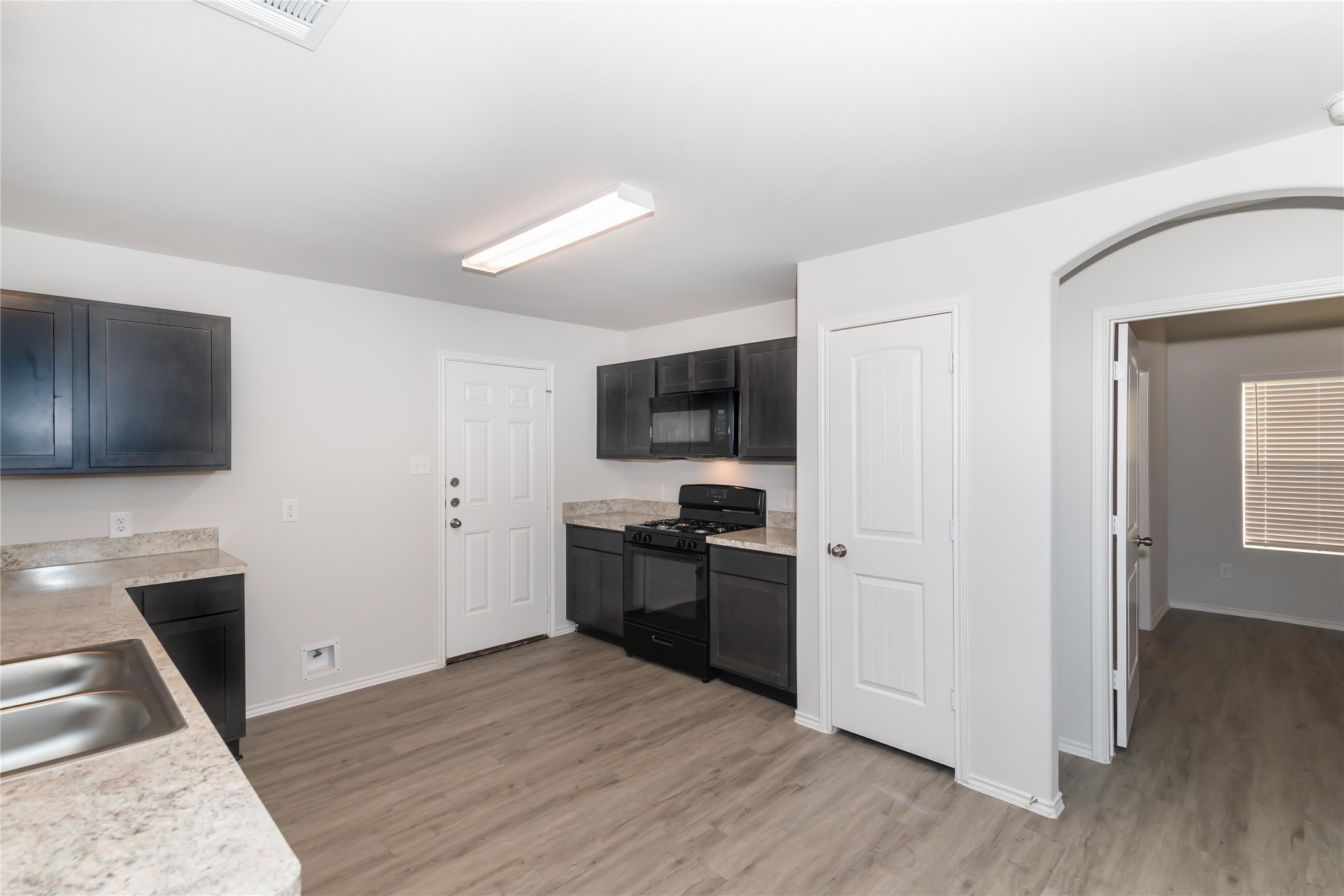 1241 Narrow Heights Property Photo 3
