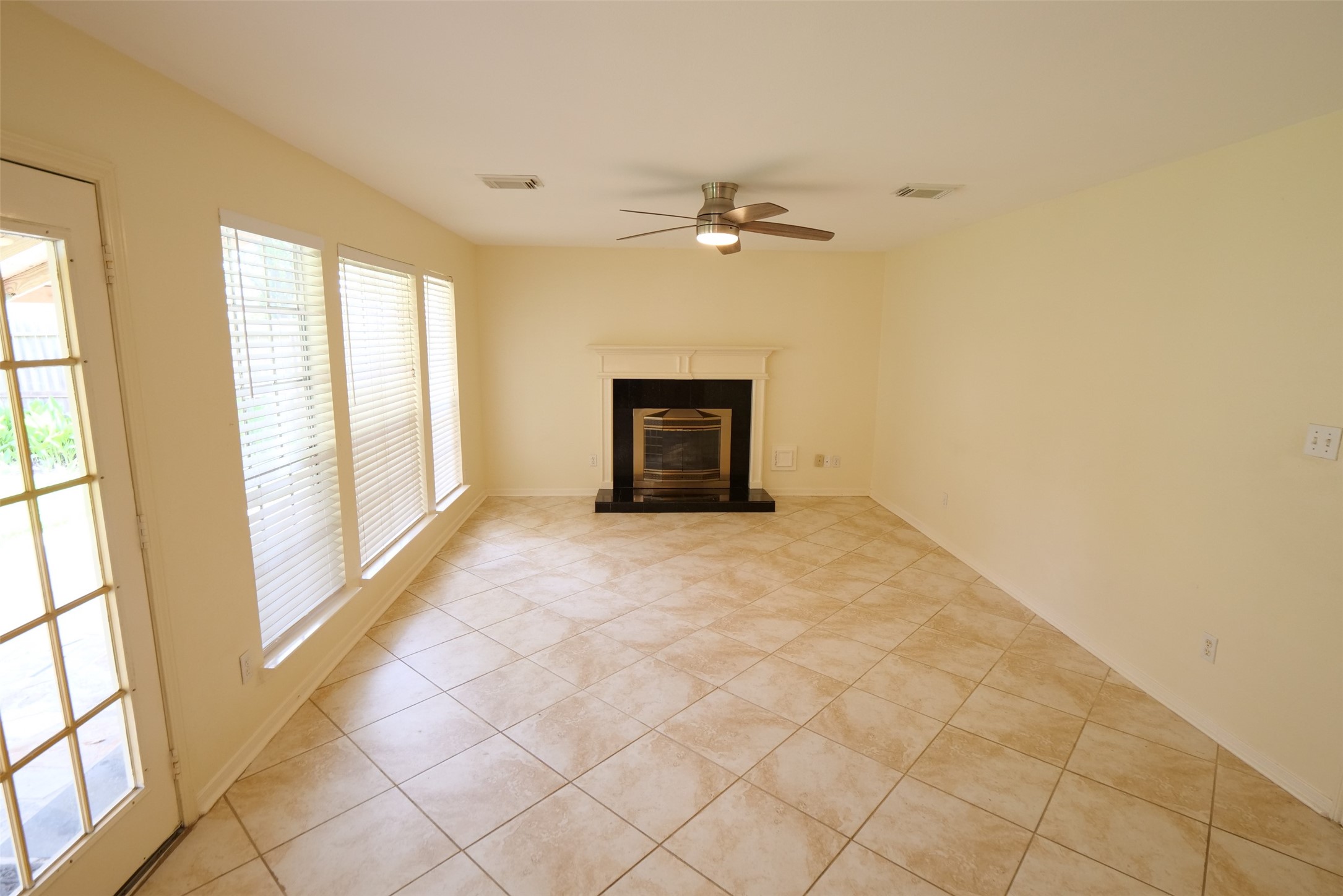 23822 Hopewell Drive Property Photo 13