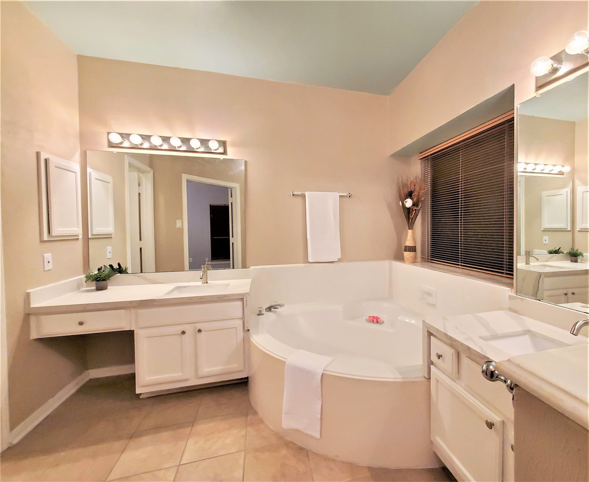 21511 Westcliffe Falls Drive Property Photo 20