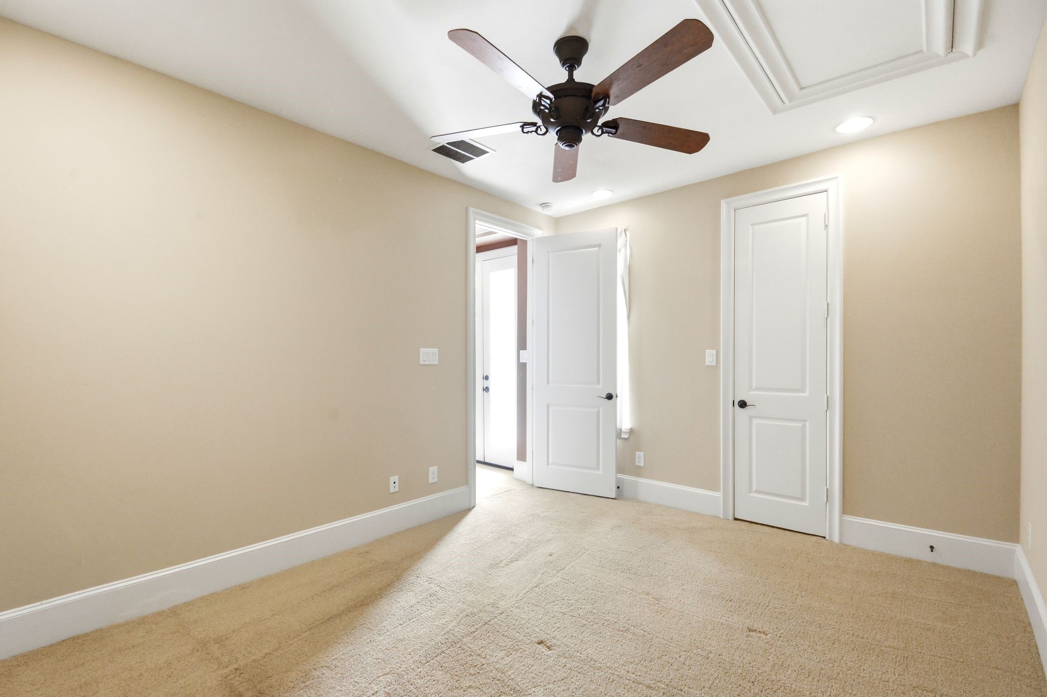 1652 Norfolk Street B Property Photo 45
