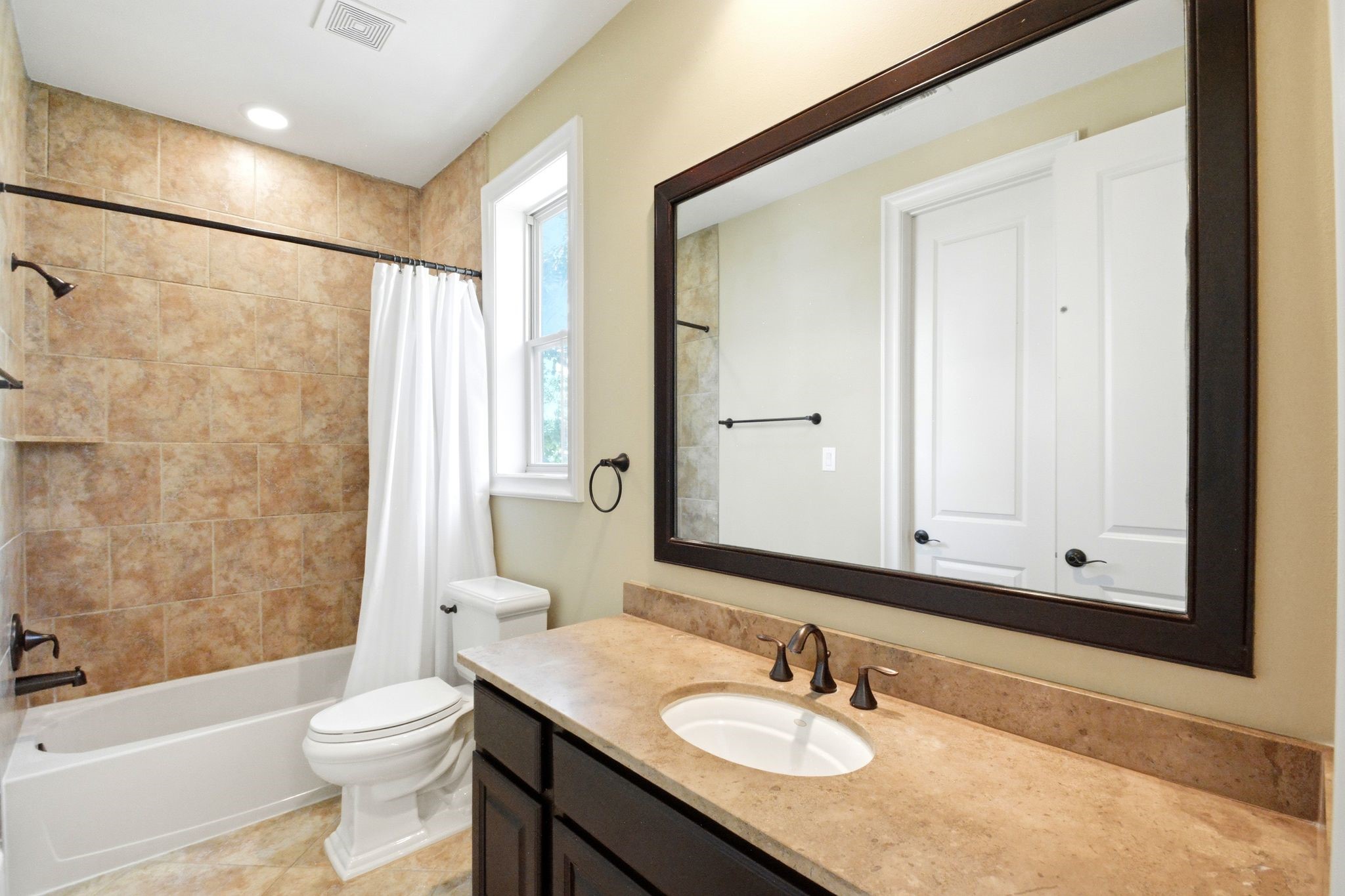 1652 Norfolk Street B Property Photo 46