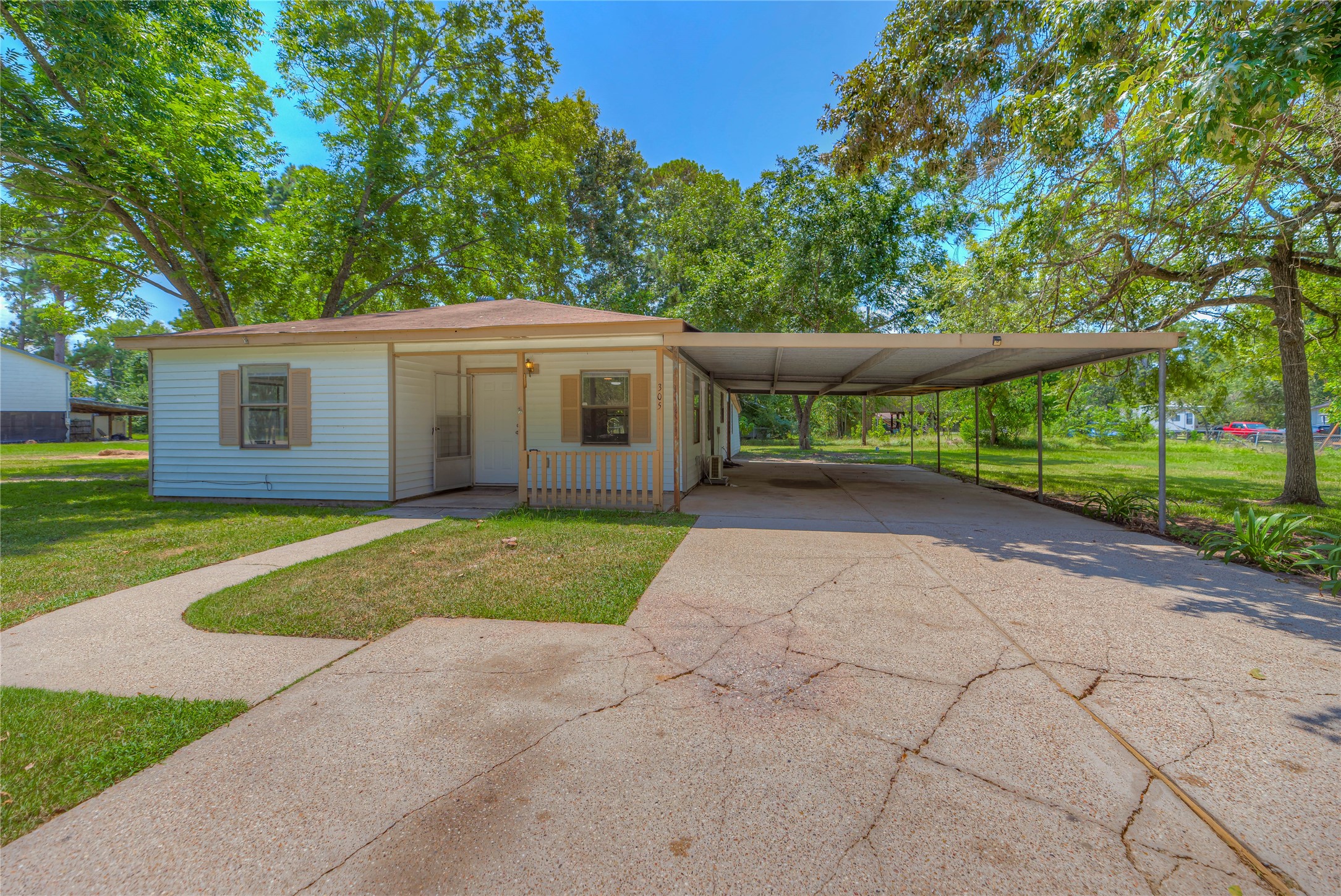 305 Oak Ridge Drive Property Photo 1