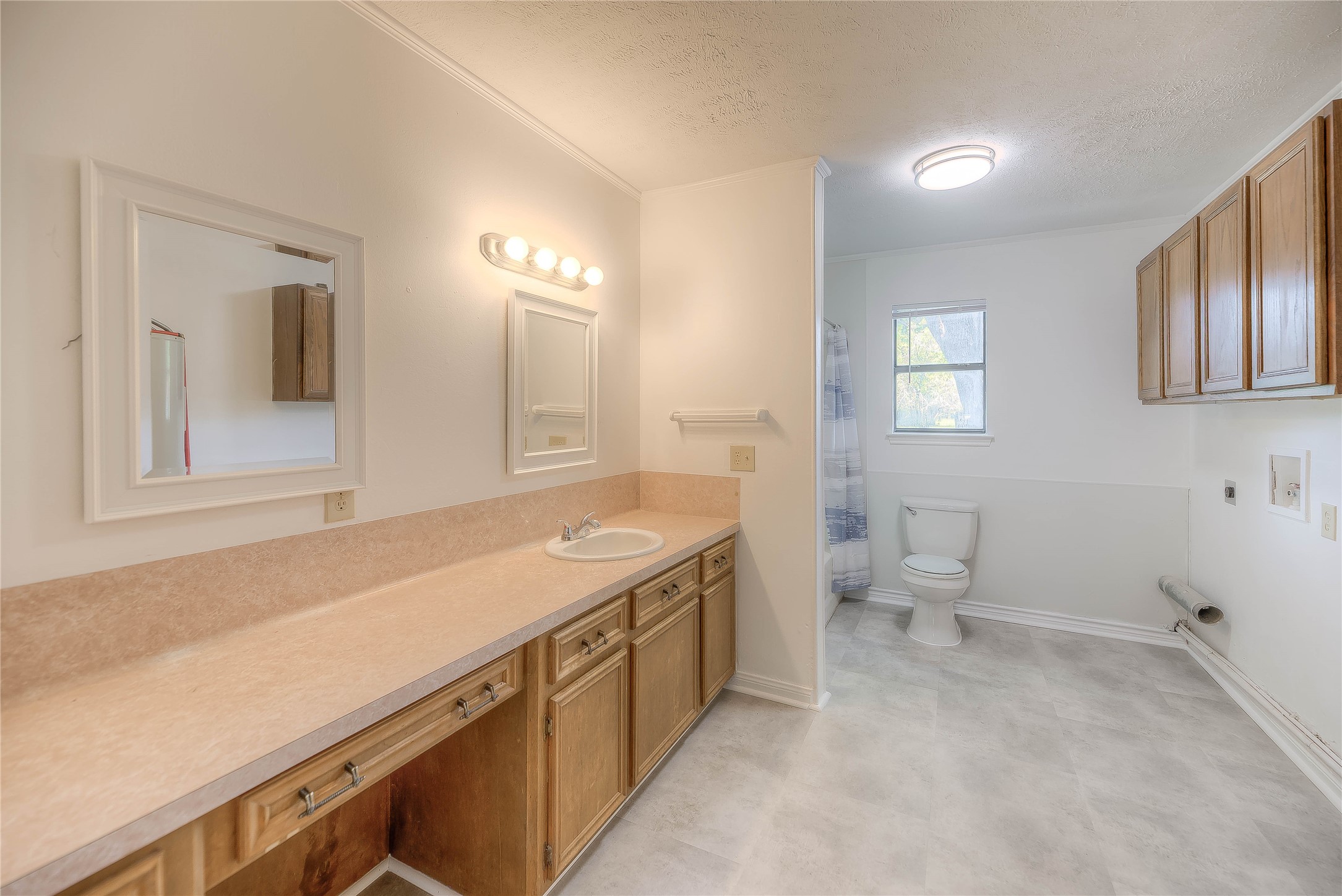 305 Oak Ridge Drive Property Photo 6