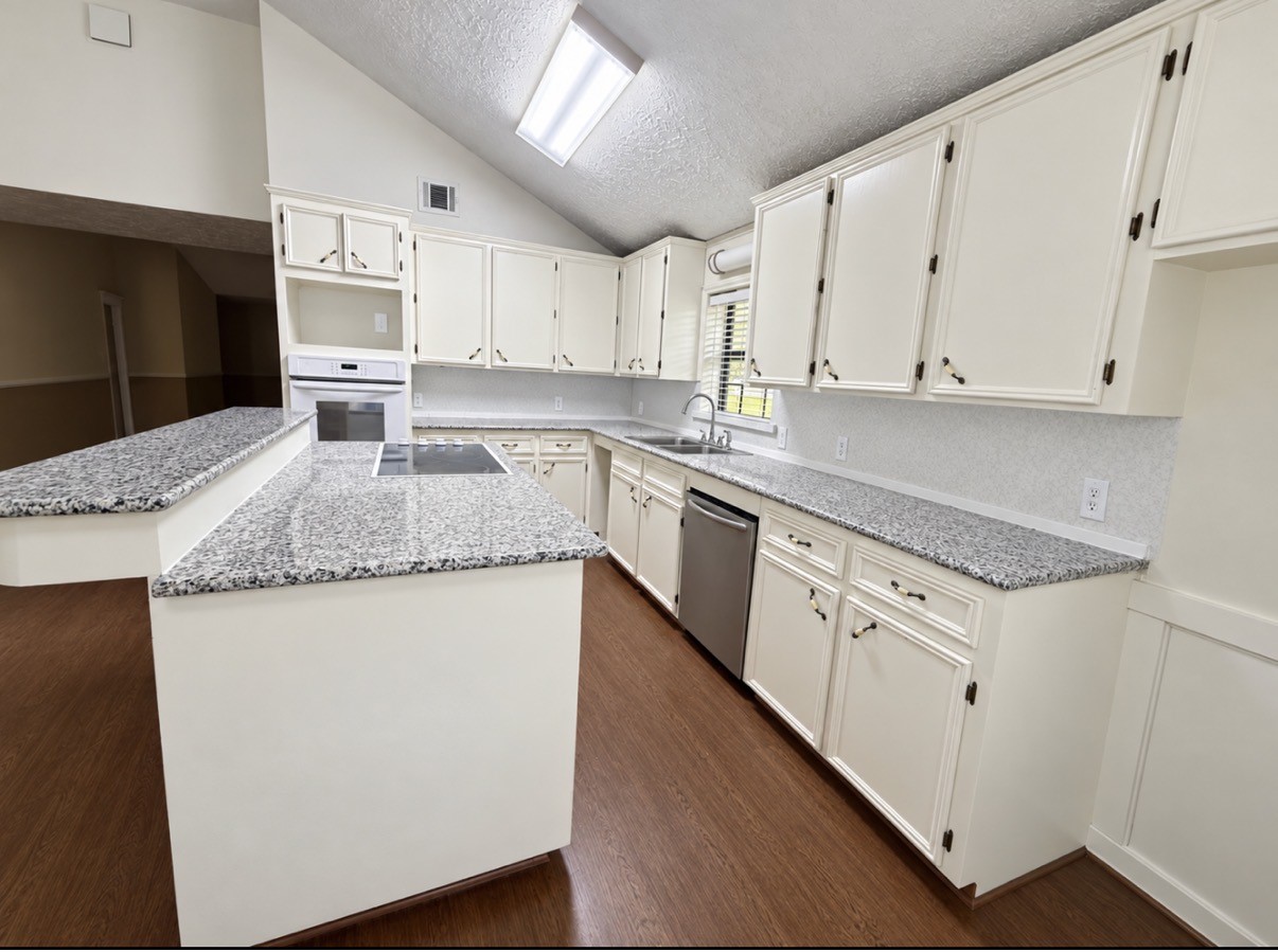 4902 Magnolia Lane Property Photo 4