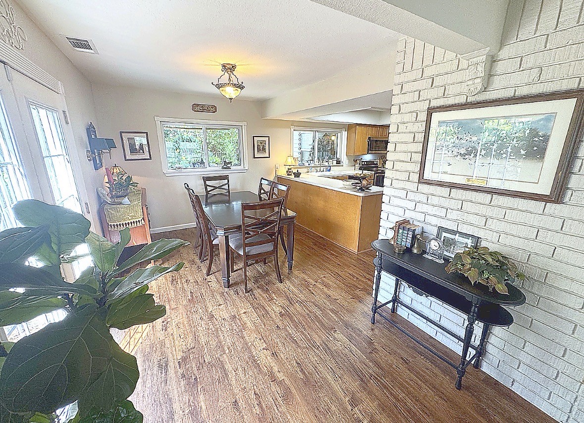 7302 Treewater Drive Property Photo 9