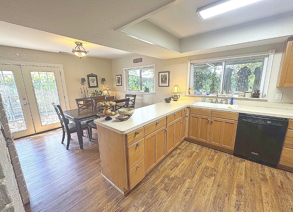 7302 Treewater Drive Property Photo 12
