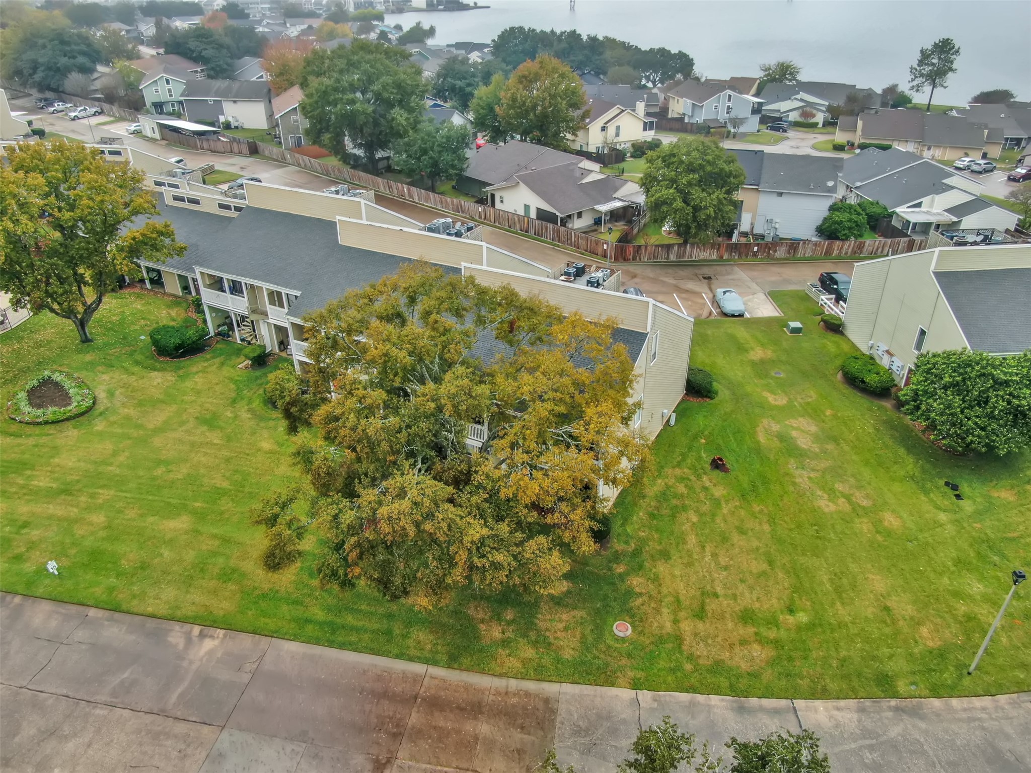 132 April Point Drive S Property Photo 45