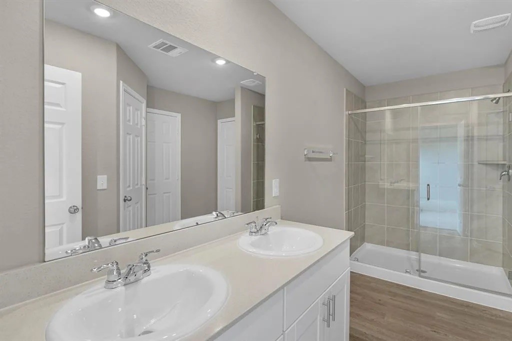 8213 Red Spruce Street Property Photo 15