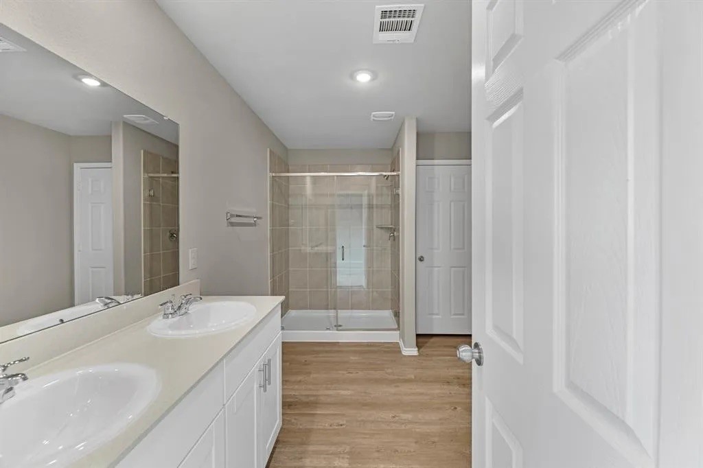 8213 Red Spruce Street Property Photo 17