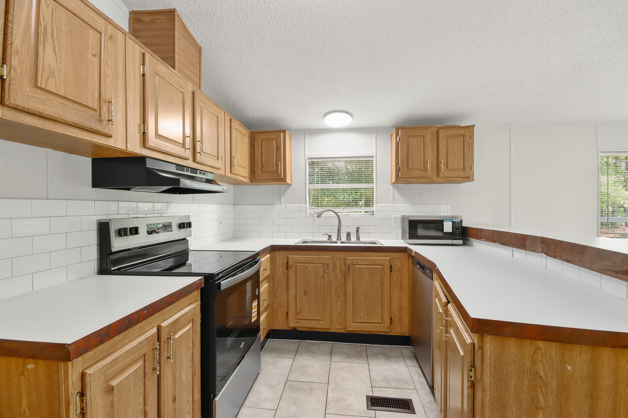25494 Deepwood Drive B Property Photo 10