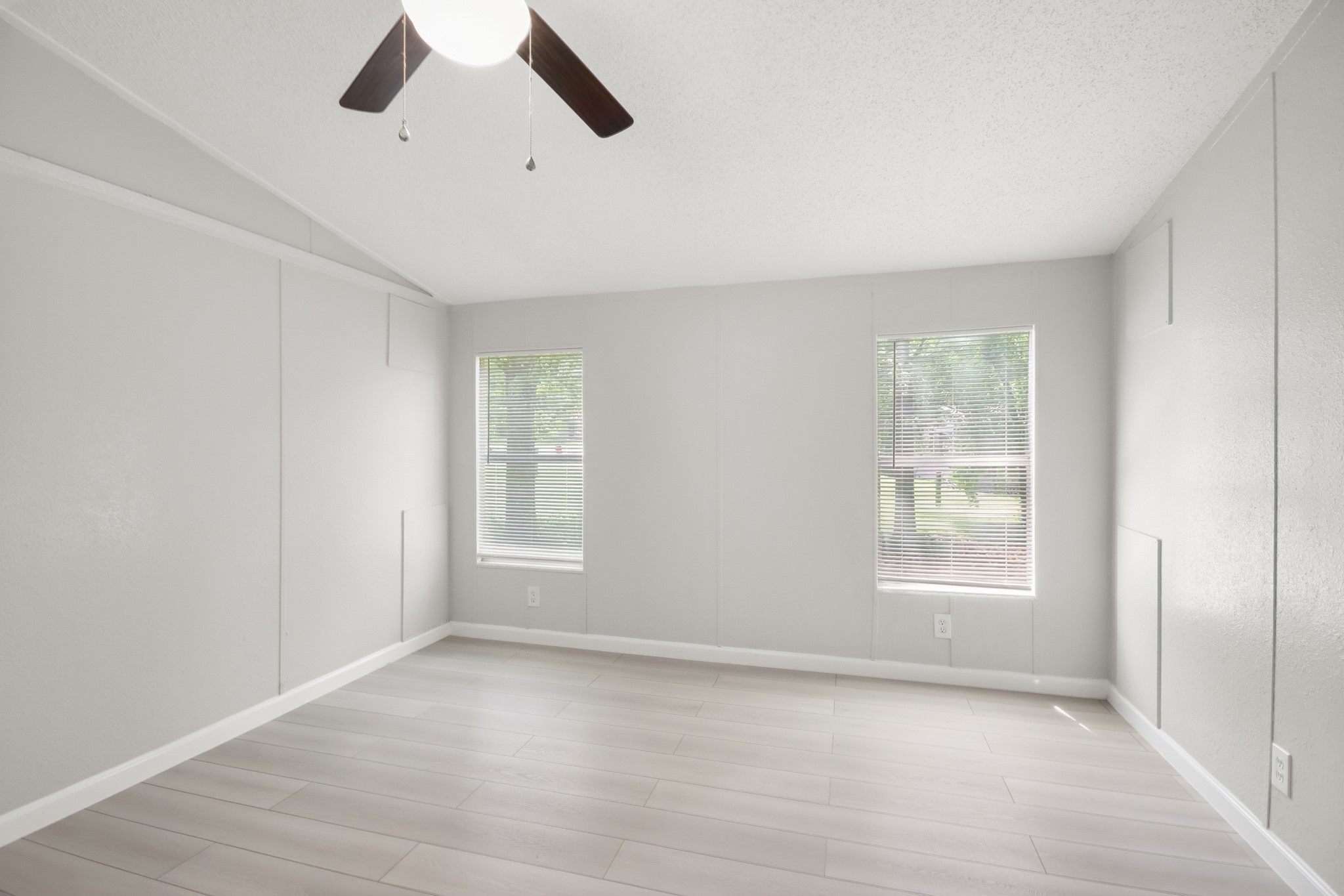 25494 Deepwood Drive B Property Photo 14