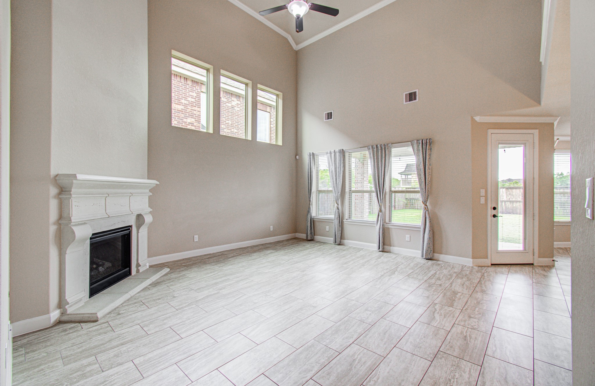 15427 Dundas Drive Property Photo 6