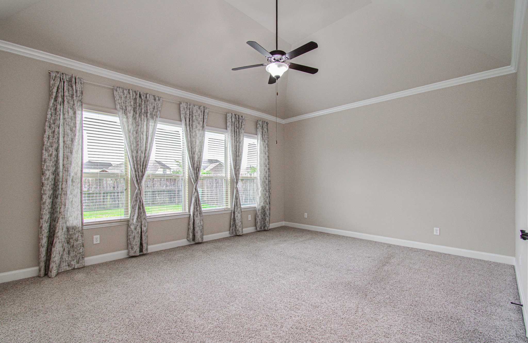 15427 Dundas Drive Property Photo 15