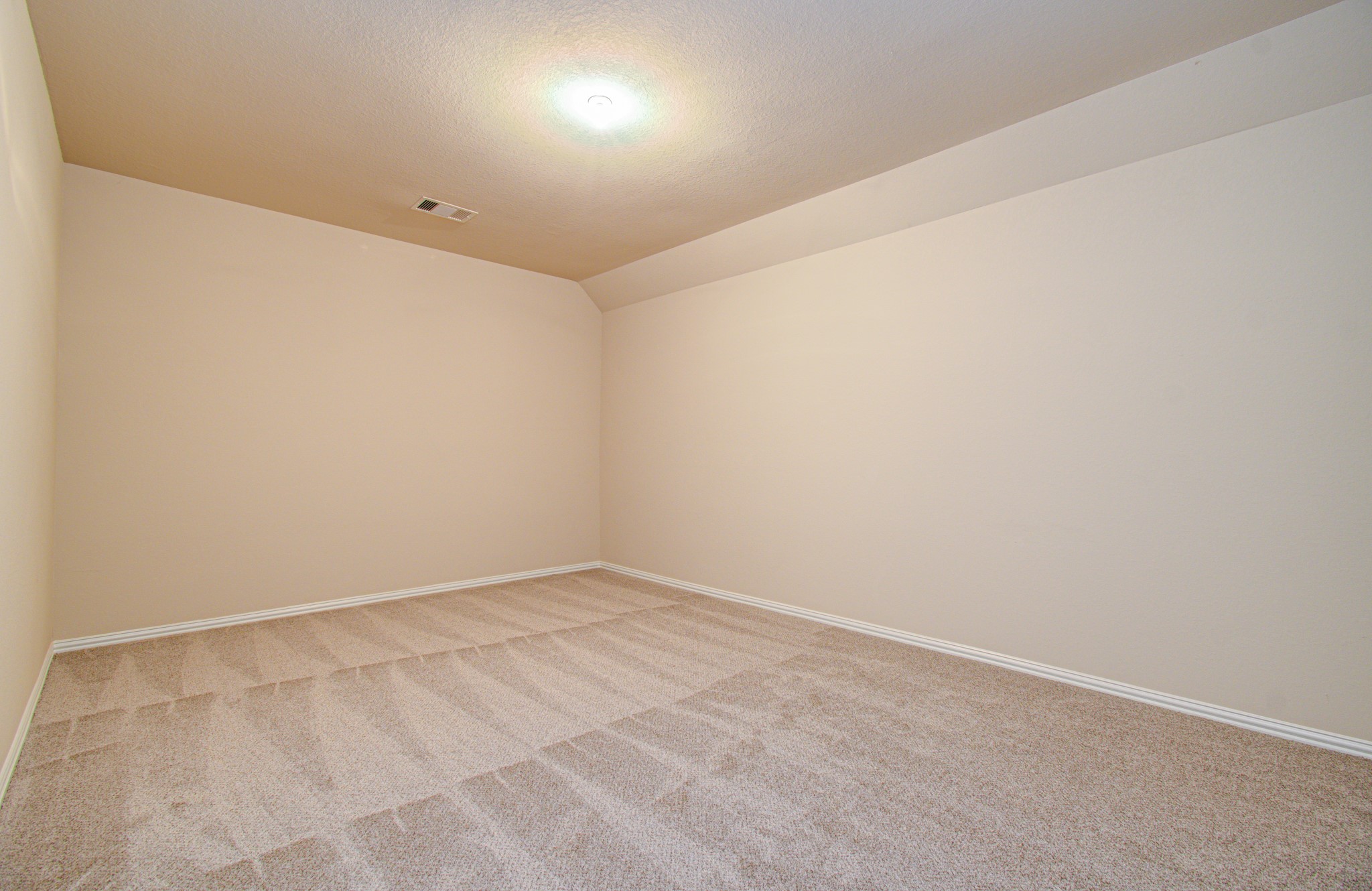15427 Dundas Drive Property Photo 23