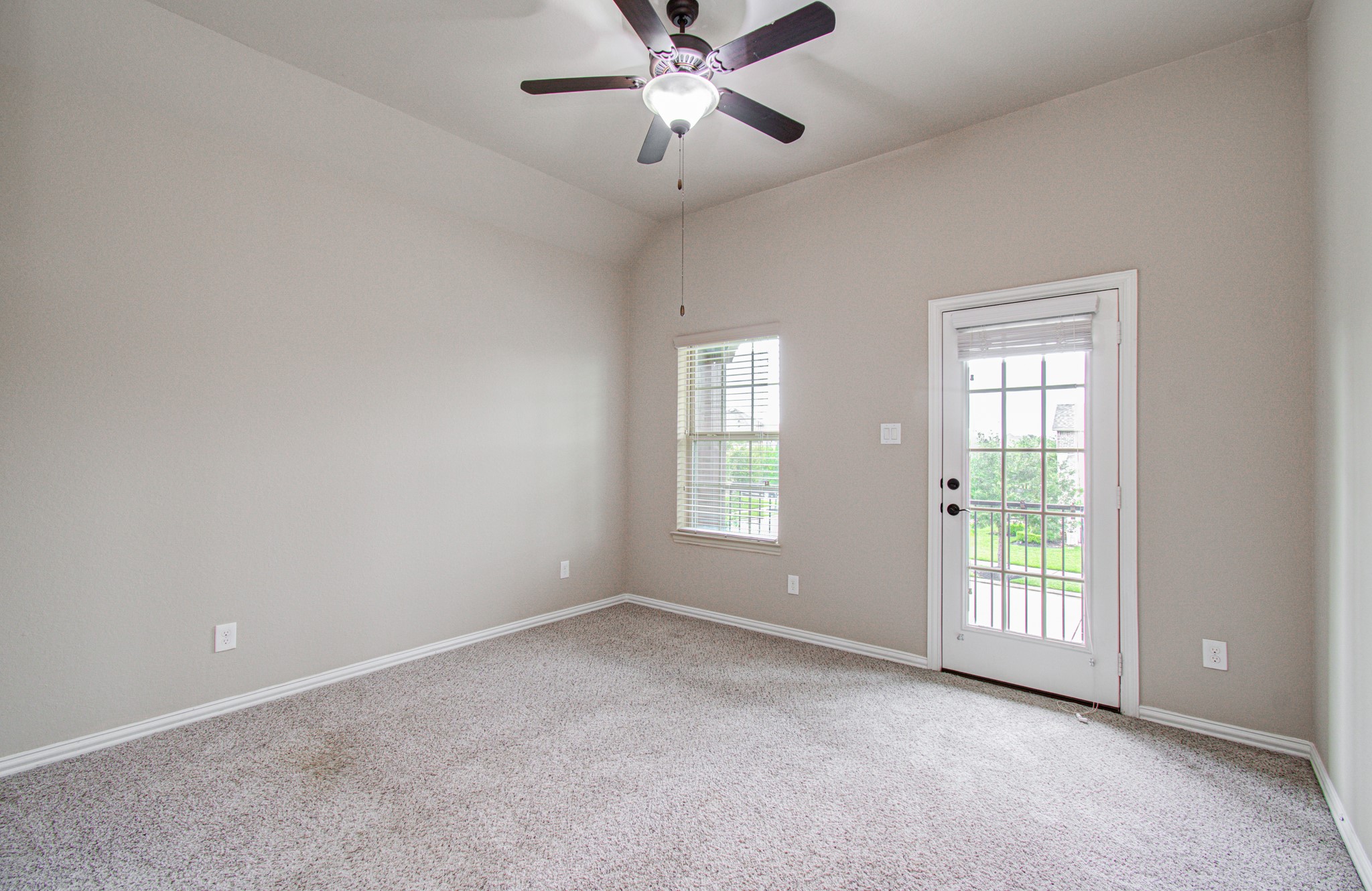 15427 Dundas Drive Property Photo 25