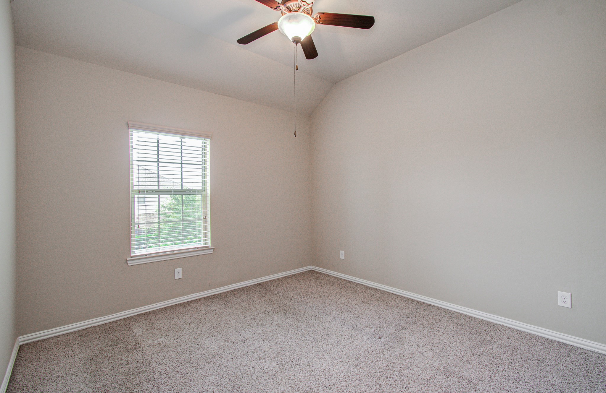 15427 Dundas Drive Property Photo 29