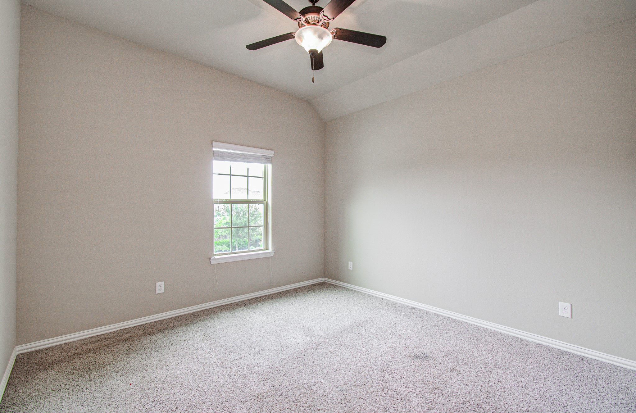15427 Dundas Drive Property Photo 30
