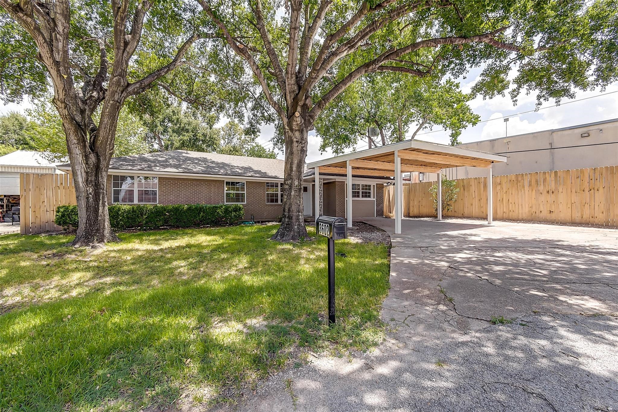 3602 Zoch Lane Property Photo 5