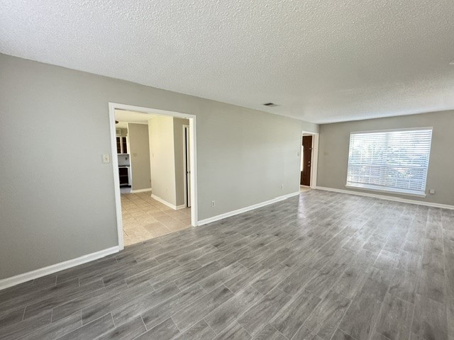 3043 Mosby Drive Property Photo 4