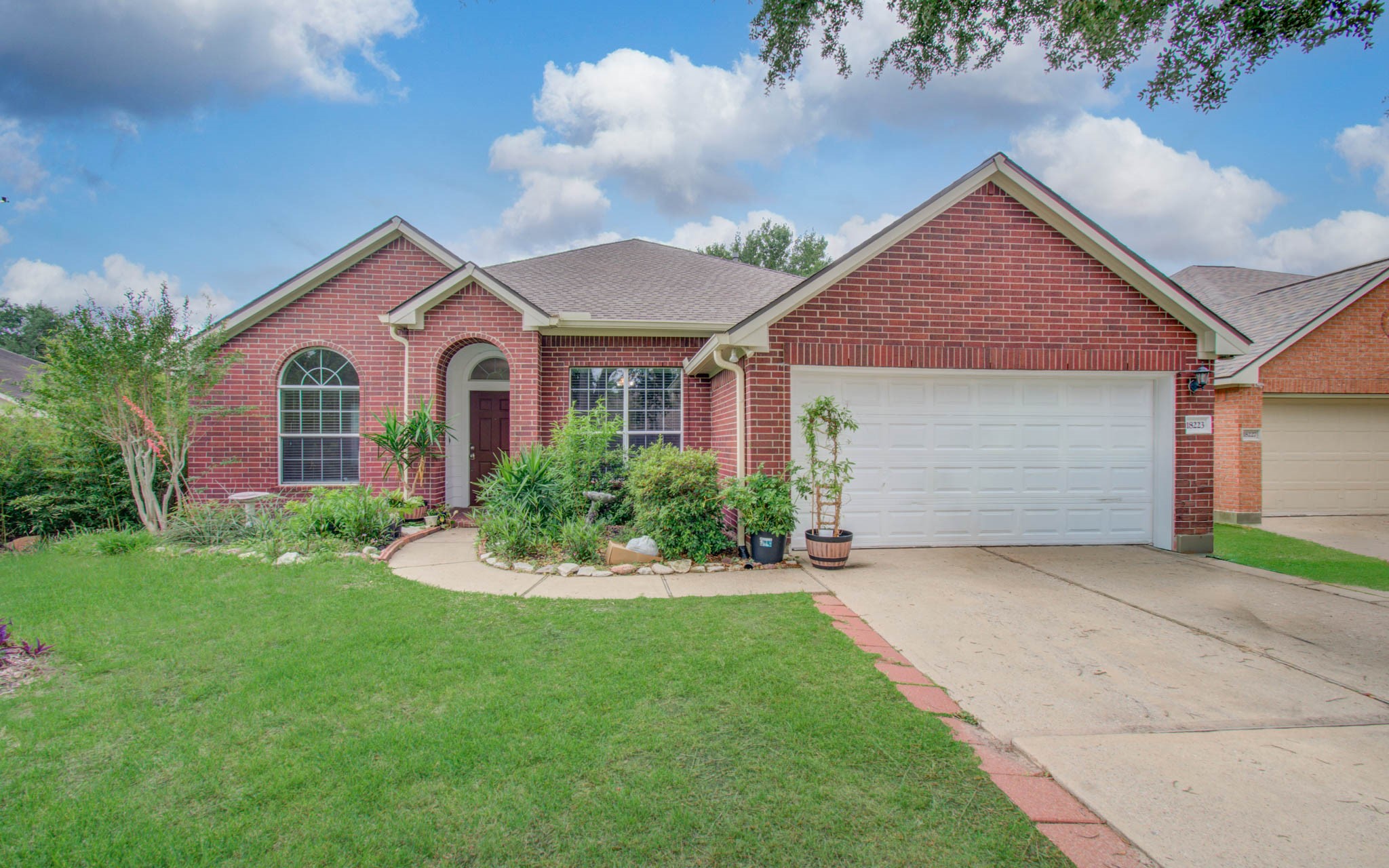 18223 Heathridge Lane Property Photo 4