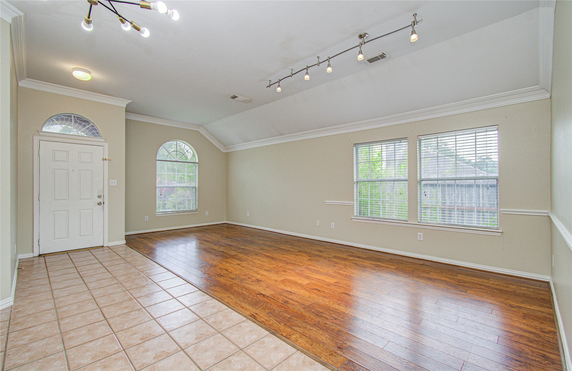 18223 Heathridge Lane Property Photo 7
