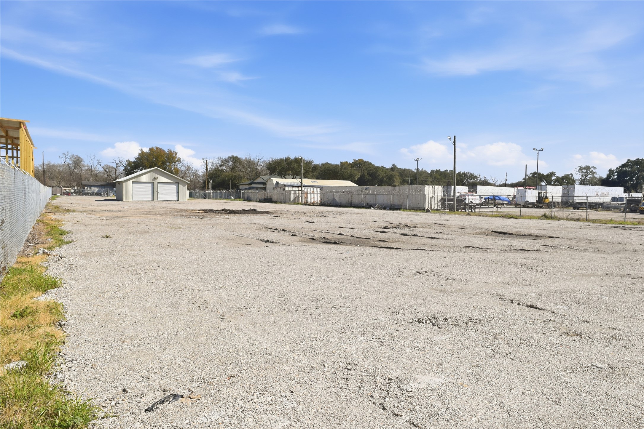 12123 West Dr Property Photo 3