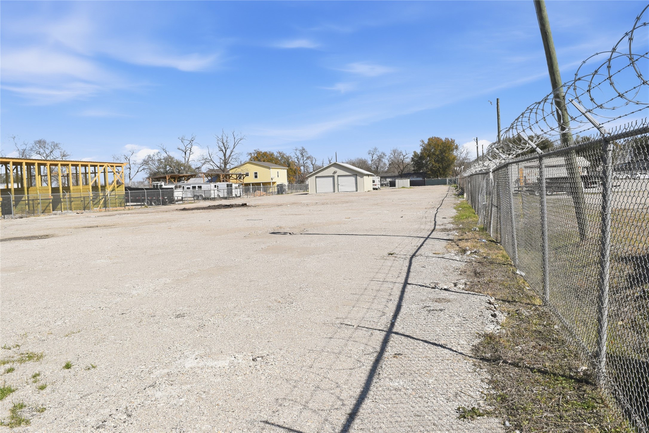 12123 West Dr Property Photo 4