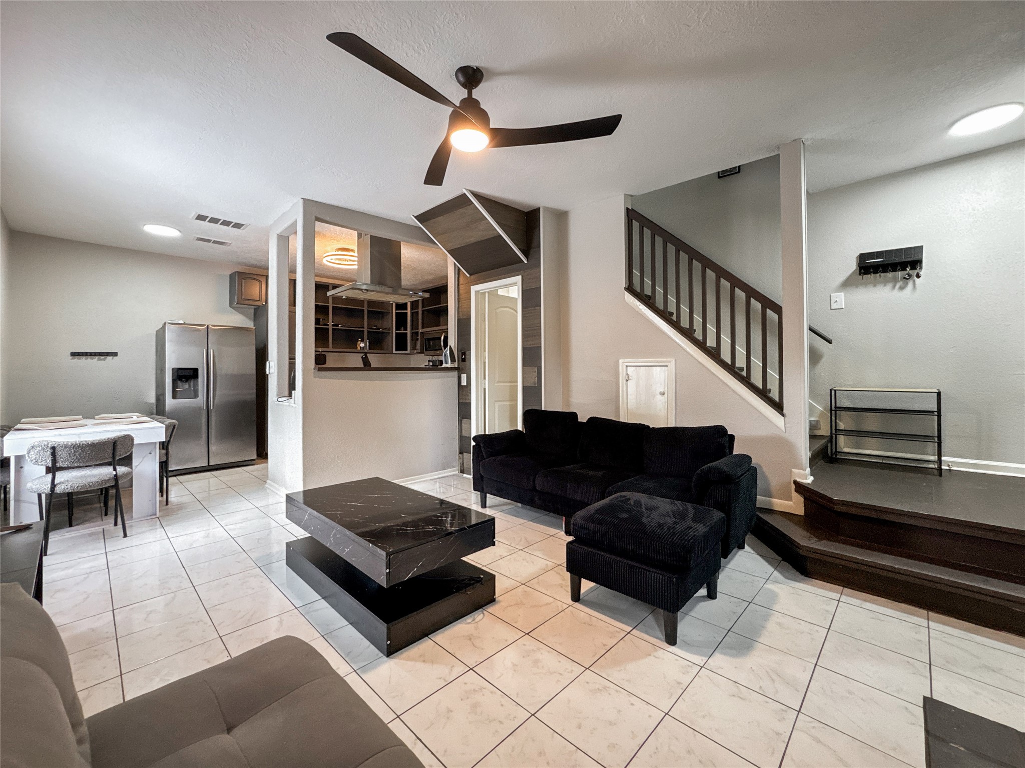 2021 Spenwick Drive 413 Property Photo 3