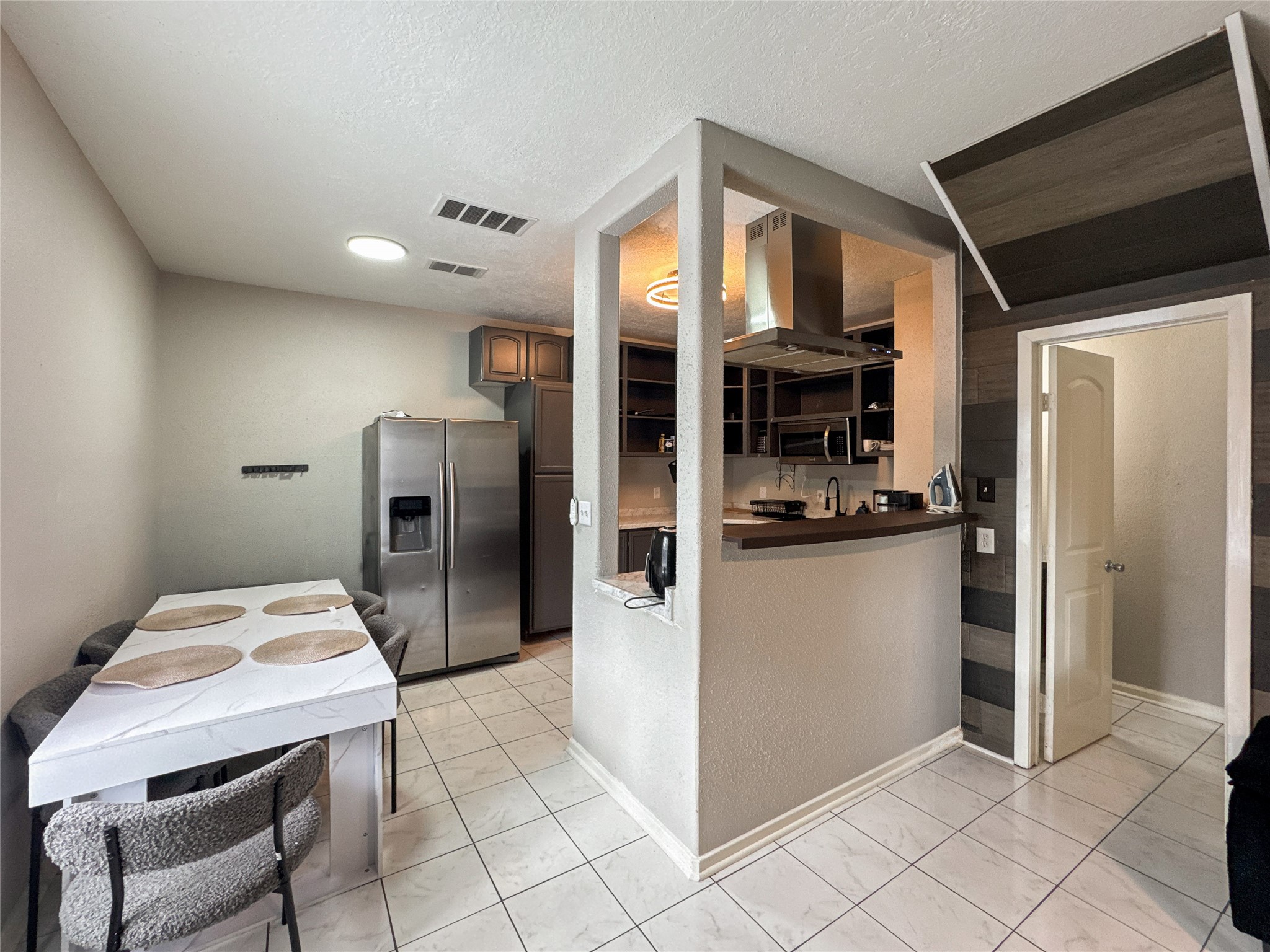 2021 Spenwick Drive 413 Property Photo 6