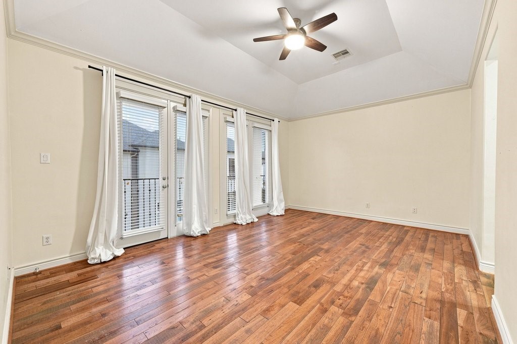 9609 Pemberton Crescent Drive Property Photo 11
