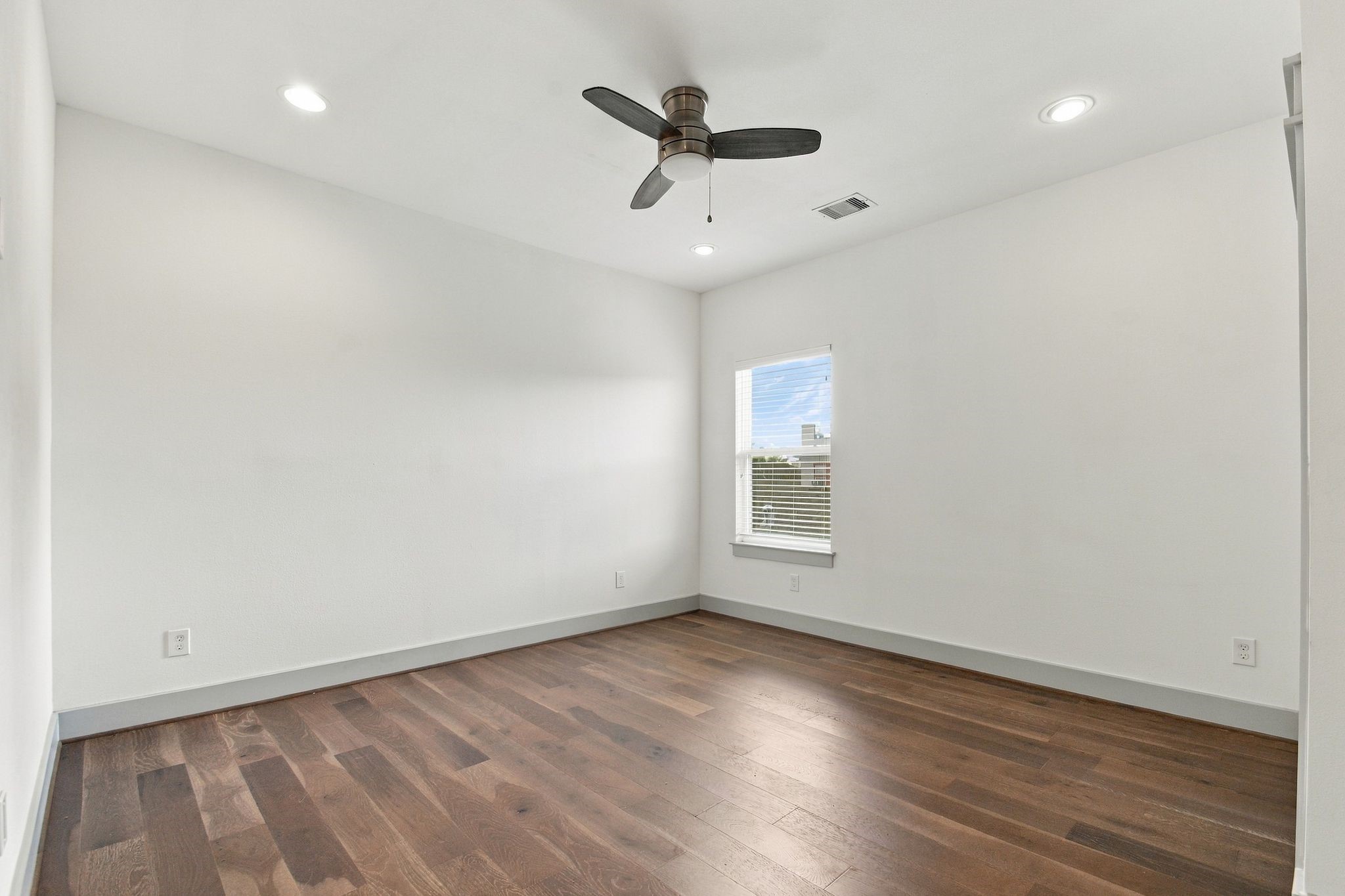 2217 Sherwin Street Property Photo 37