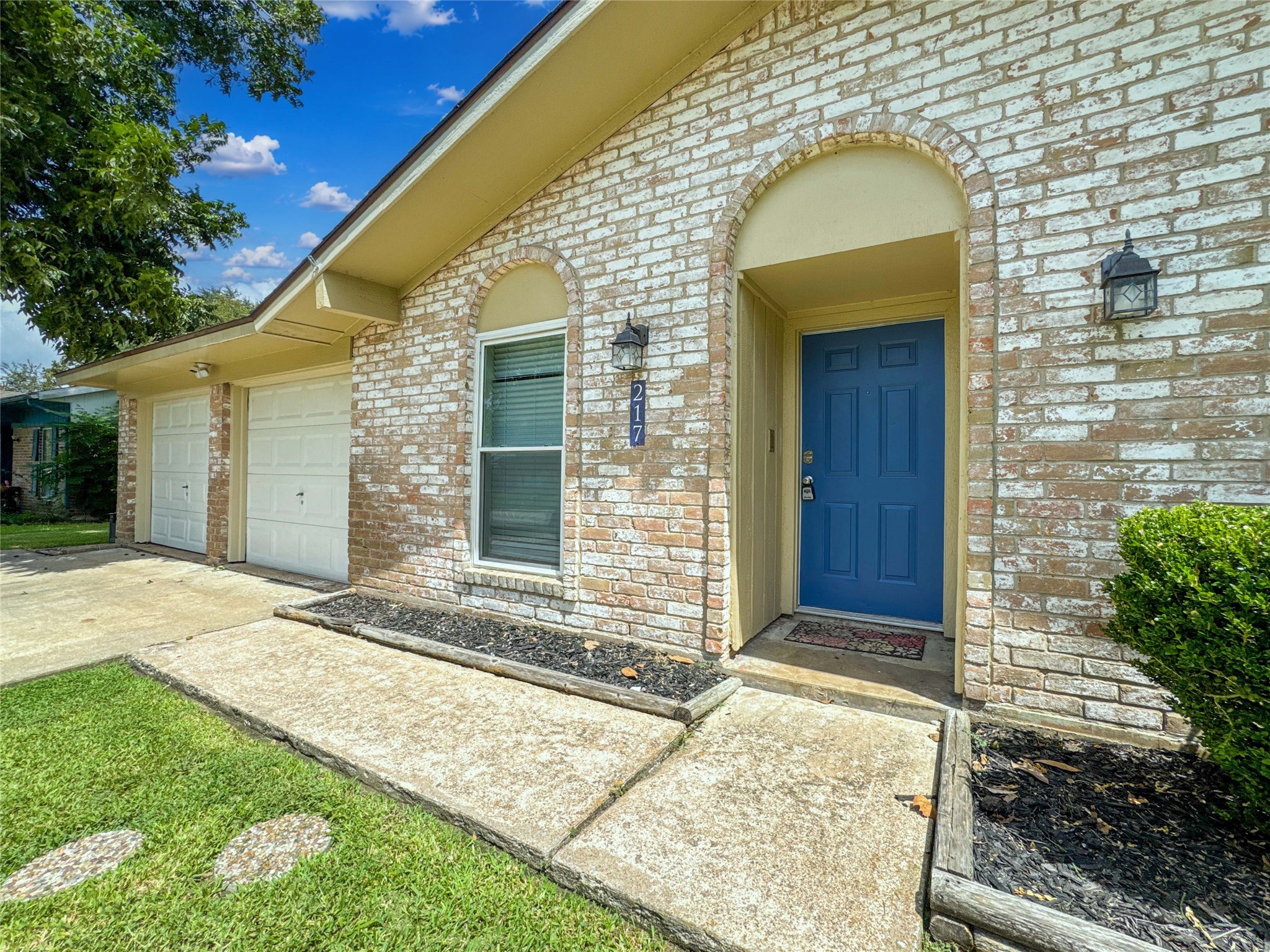 217 Mary Ann Drive Property Photo 4