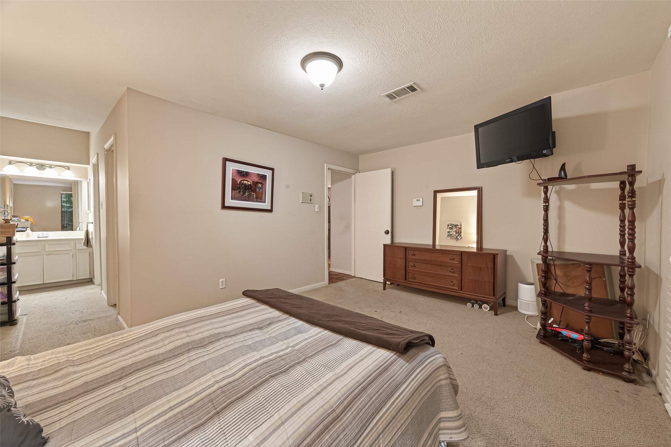 11614 Cedar Creek Drive Property Photo 5