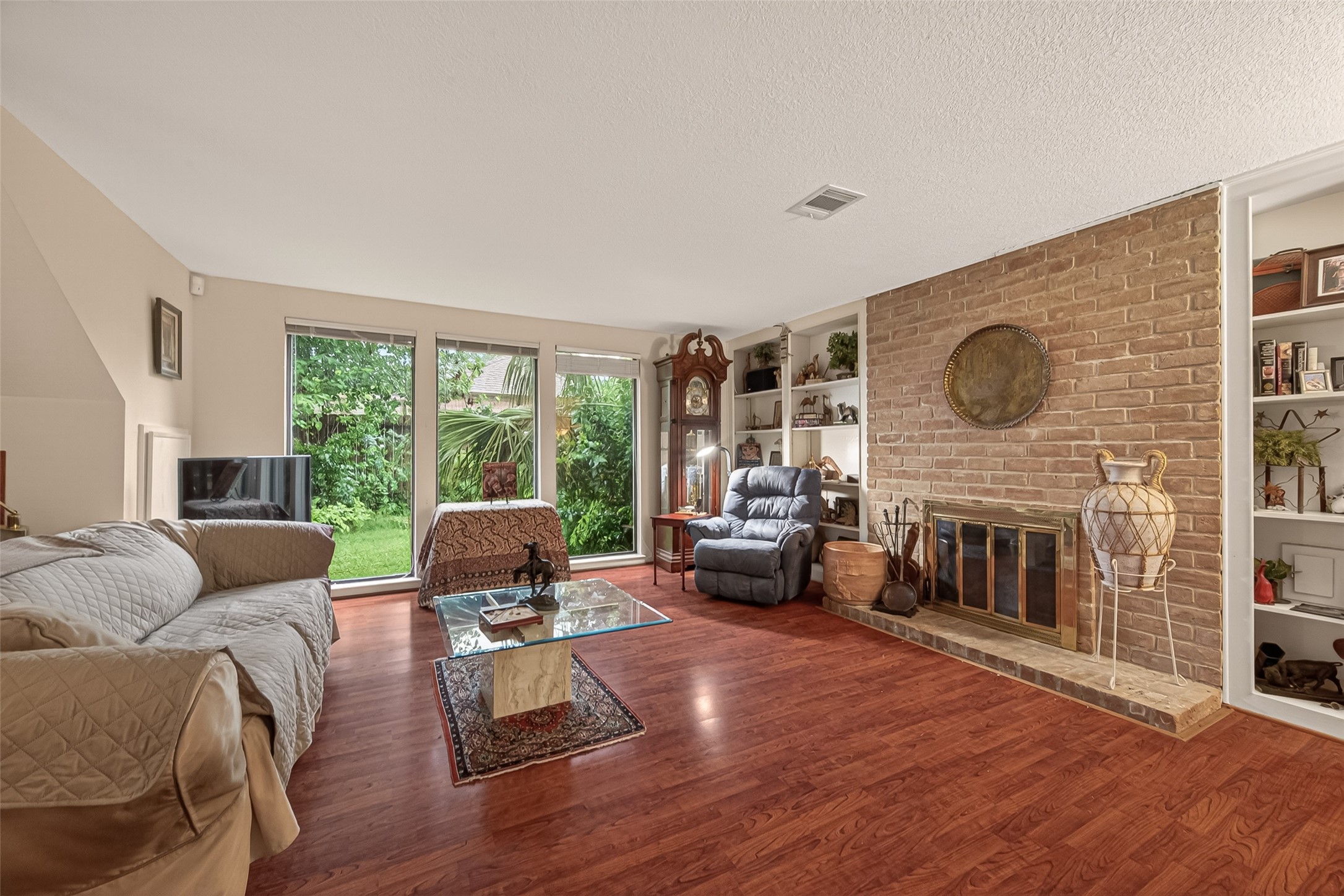 11614 Cedar Creek Drive Property Photo 8