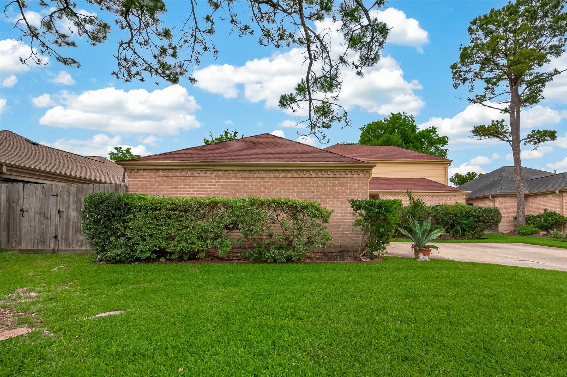 11614 Cedar Creek Drive Property Photo 28