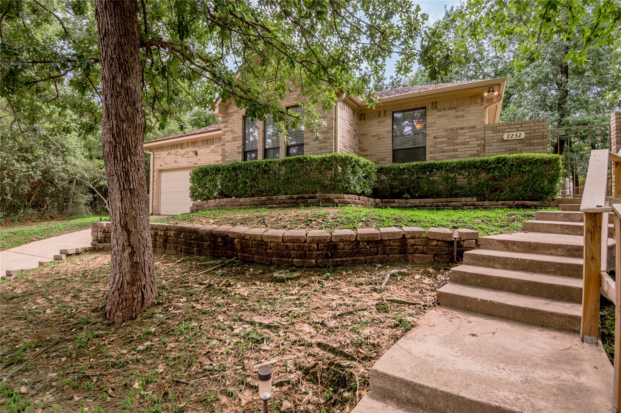 2232 Azalea Circle Circle Property Photo 1