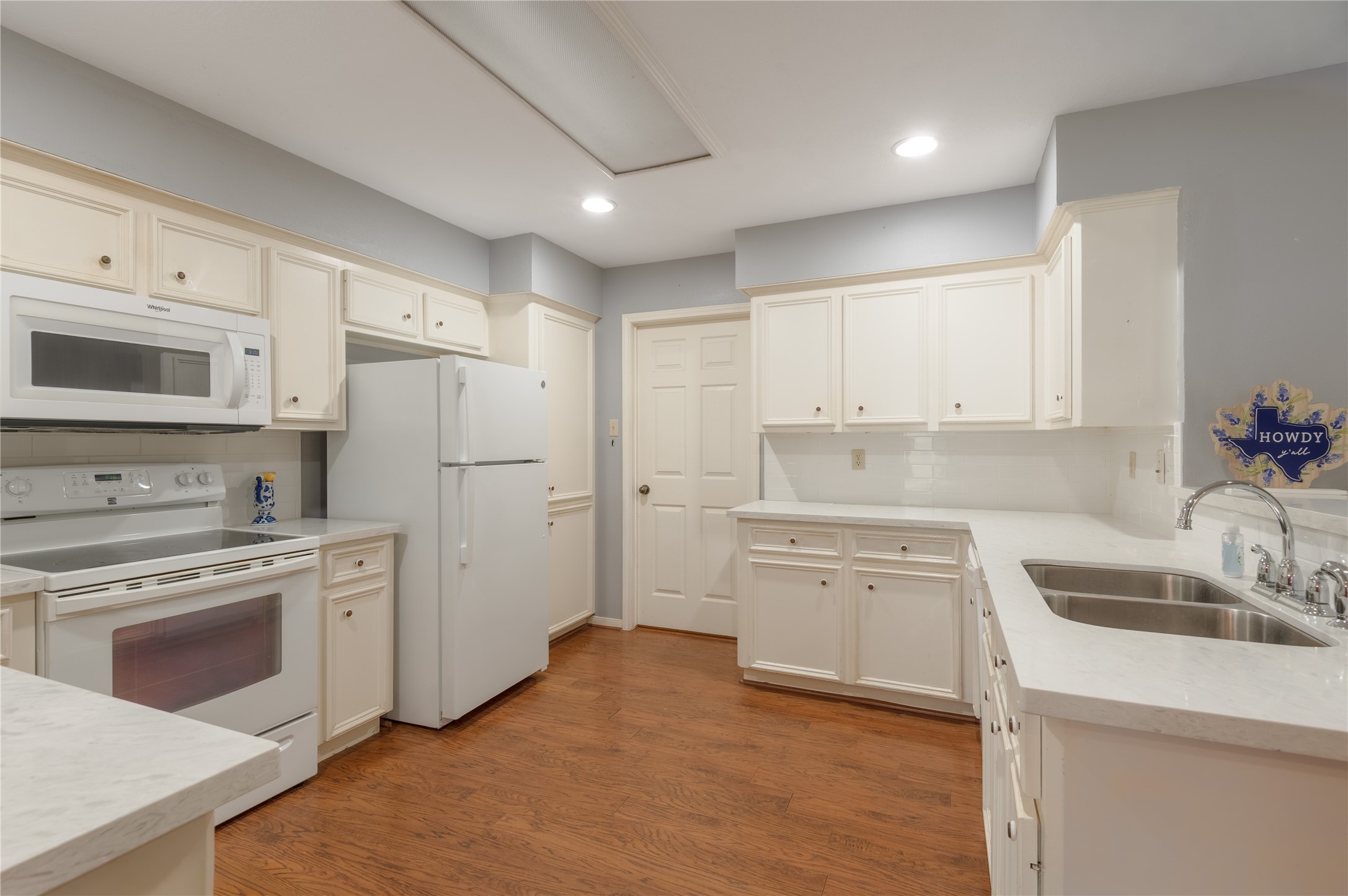 2232 Azalea Circle Circle Property Photo 4