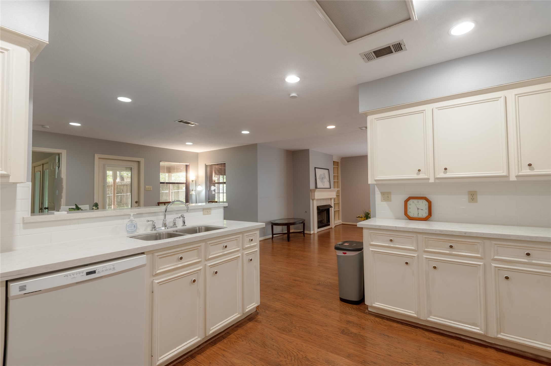 2232 Azalea Circle Circle Property Photo 6