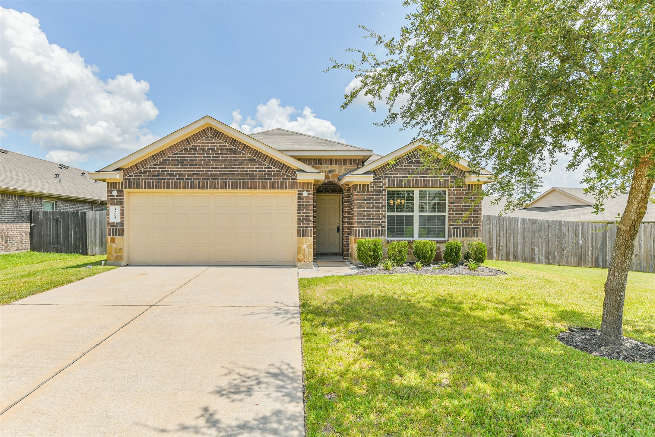 14097 Lake Crescent Drive Property Photo 1