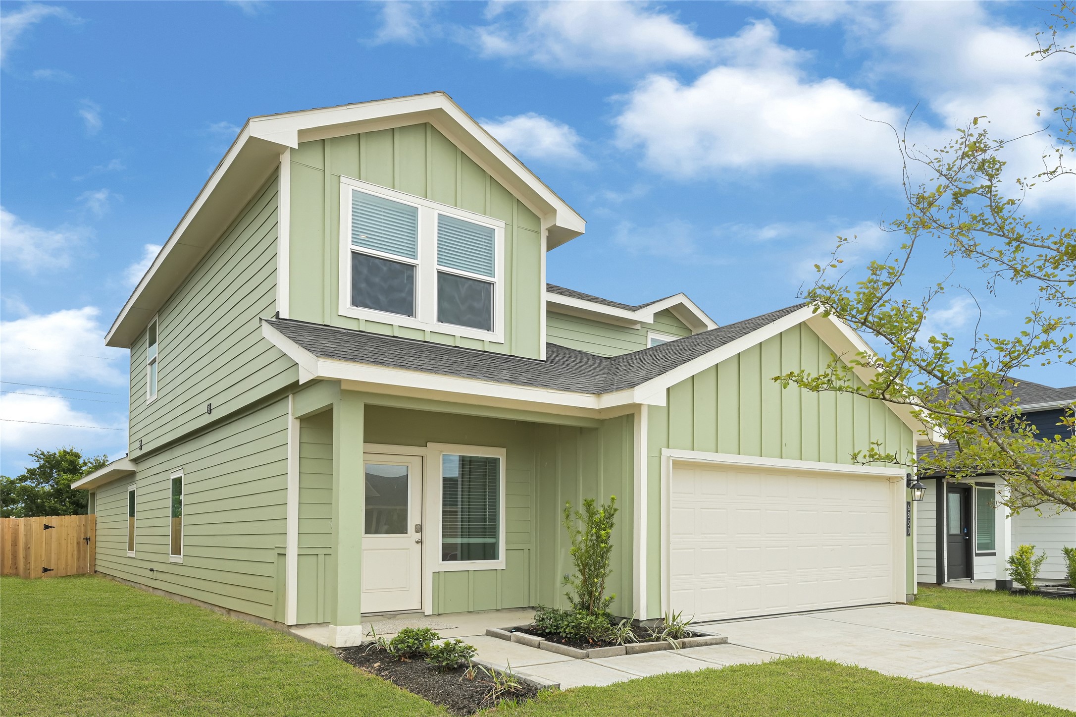 6811 Canyon Breeze Drive Property Photo 2