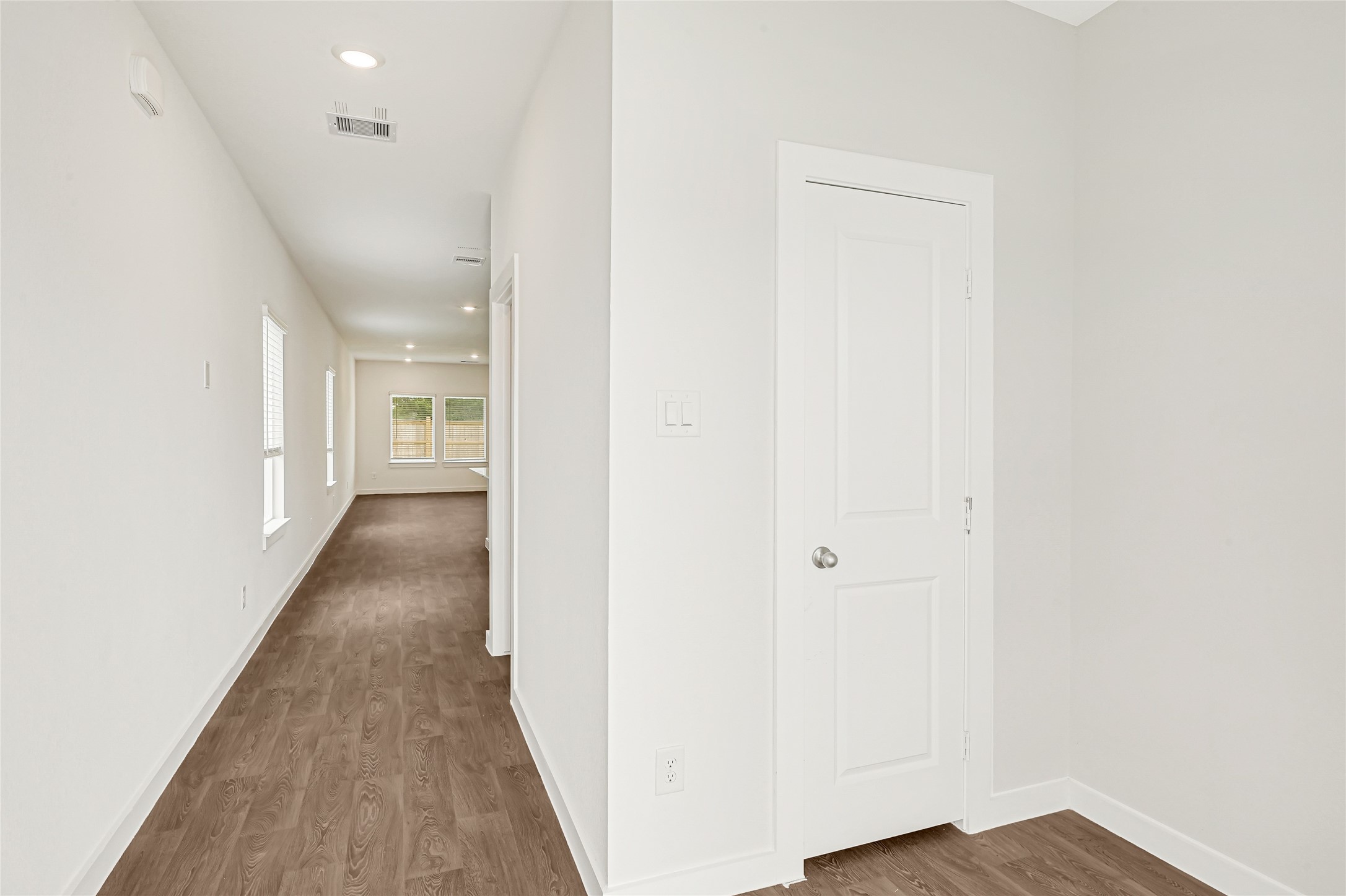6811 Canyon Breeze Drive Property Photo 3