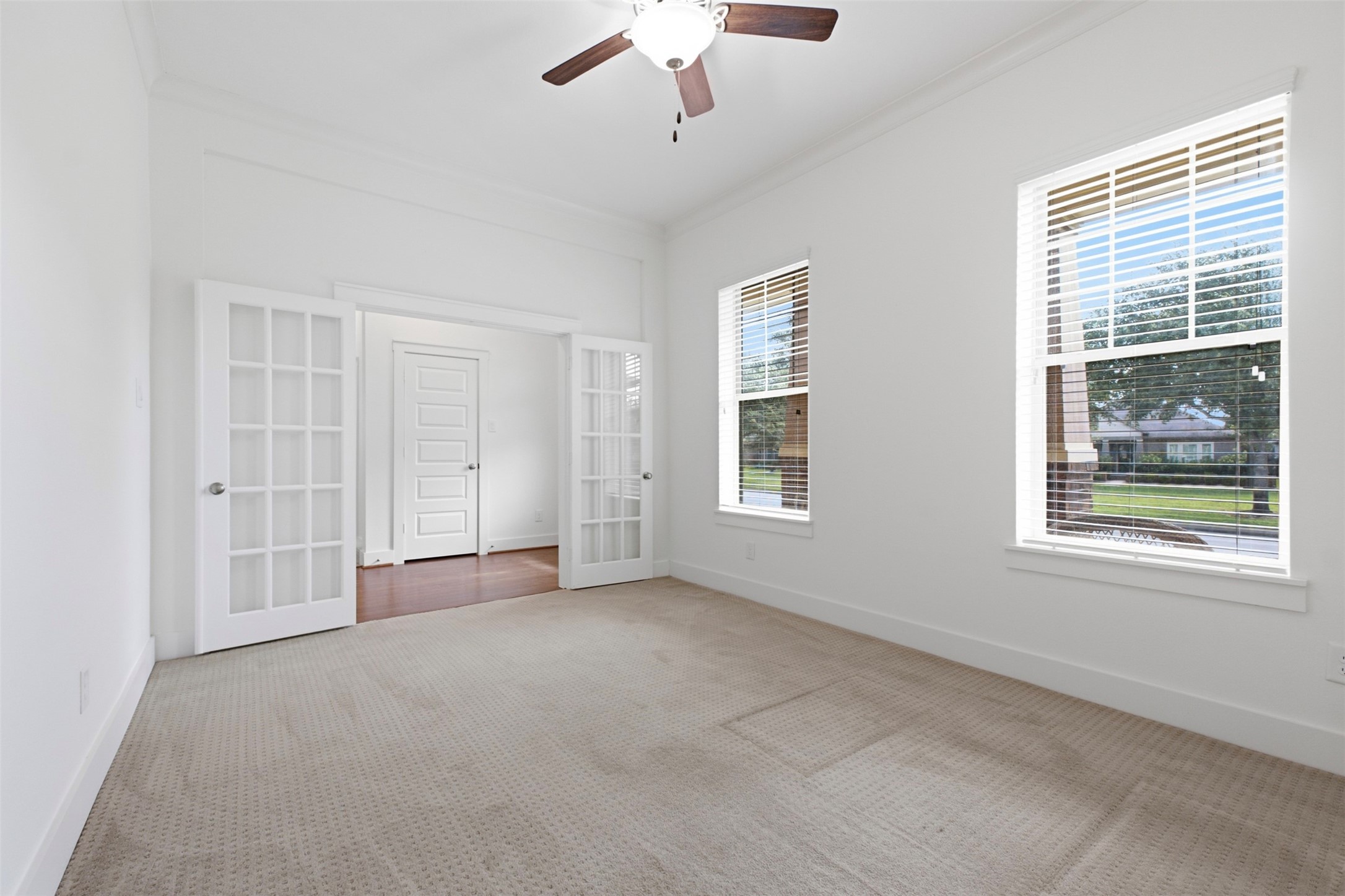 16807 Seminole Ridge Drive Property Photo 5