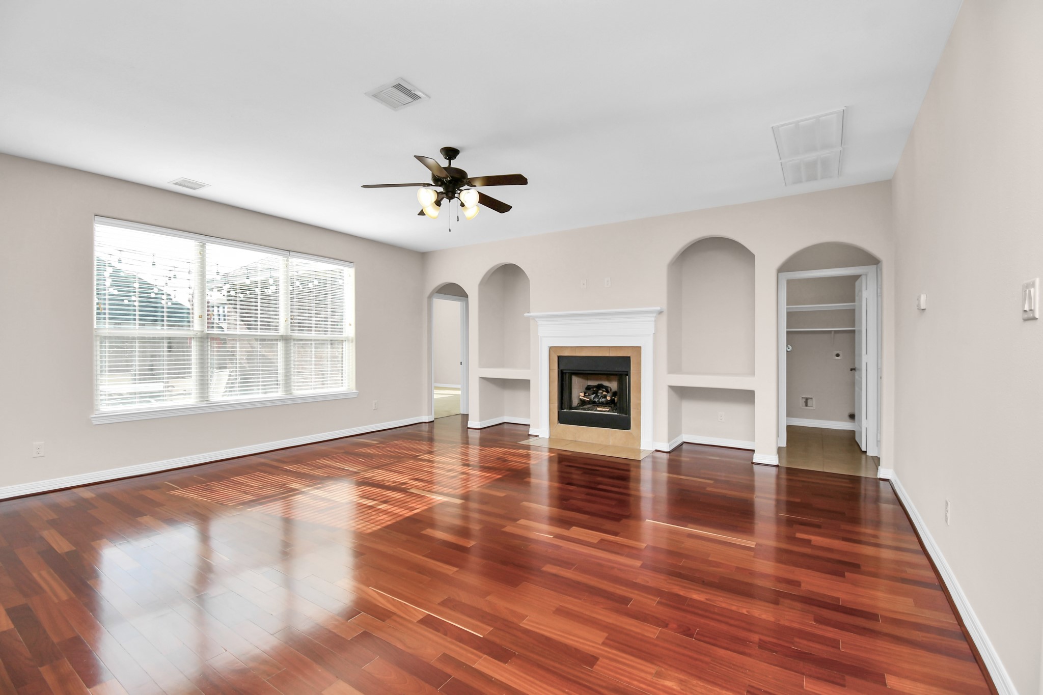 6313 Deer Meadow Lane Property Photo 8