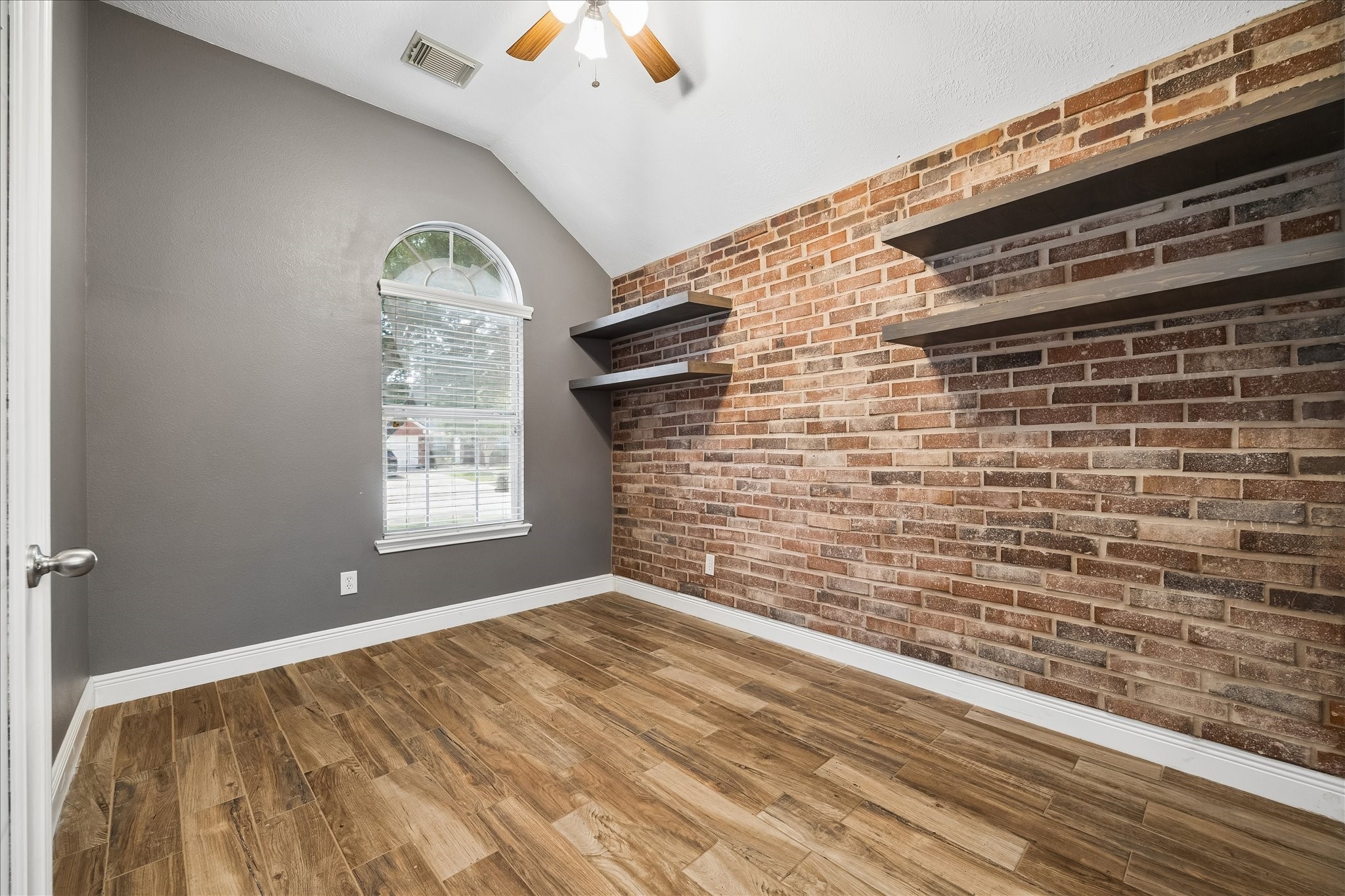 19114 Mercant Mark Lane Property Photo 4
