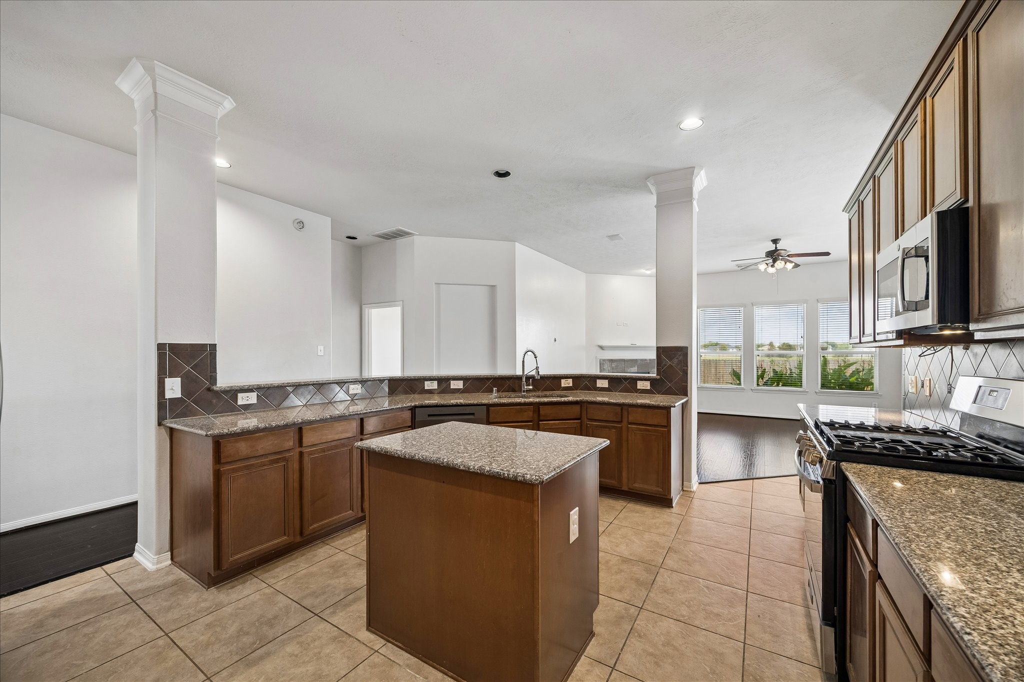 19114 Mercant Mark Lane Property Photo 8
