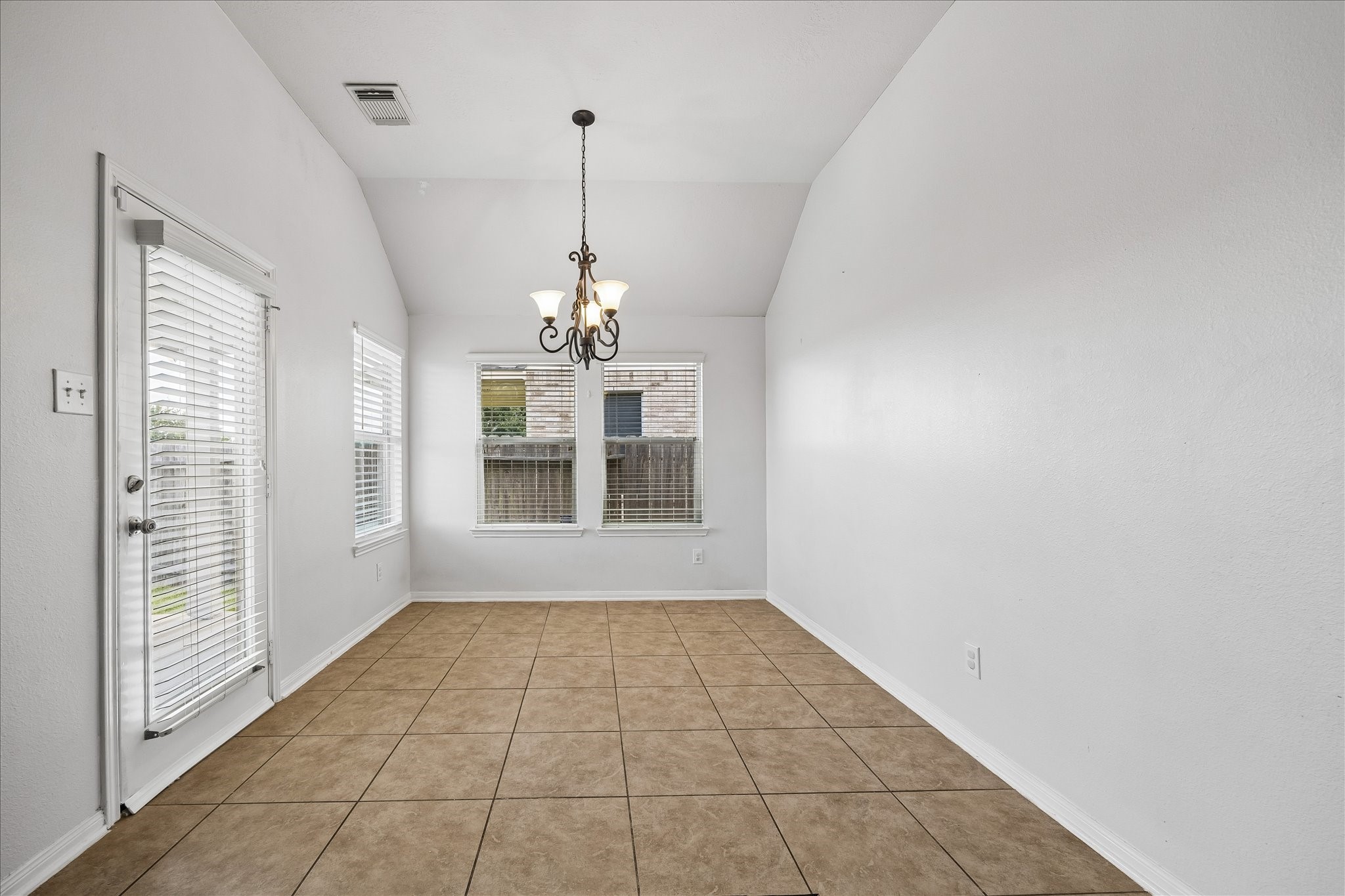 19114 Mercant Mark Lane Property Photo 13