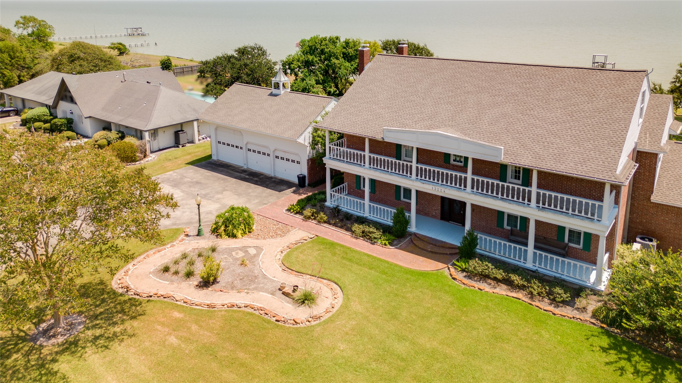 13224 Bay Place Drive Property Photo 4