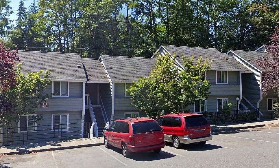 821 High School Road Ne Property Photo 5