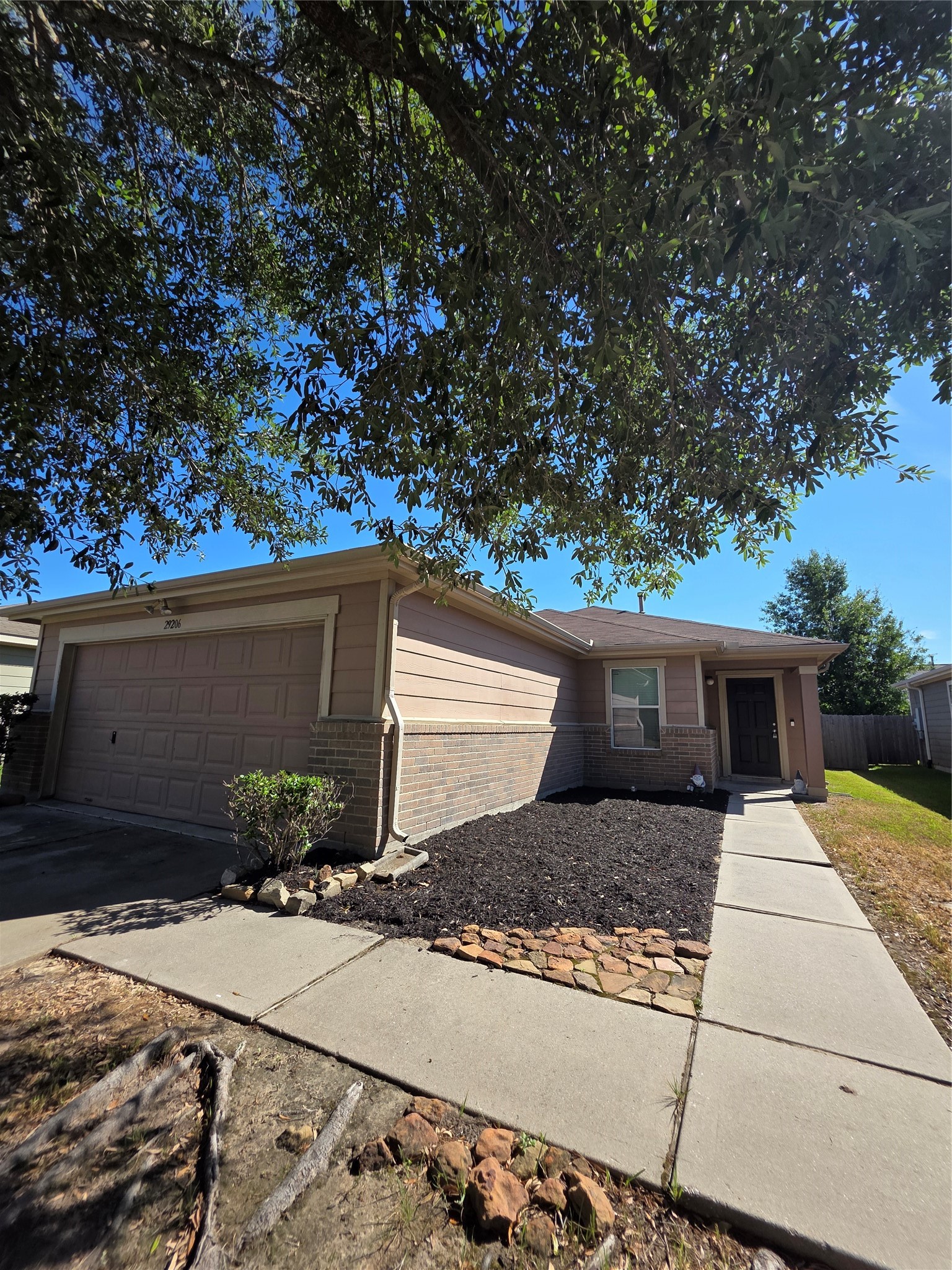 29206 Legends Worth Drive Property Photo 3